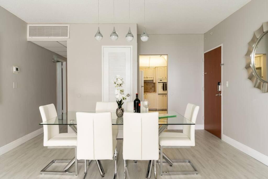 Luxury Stylish Oceanfront 2 Bedroom 2 Bathroom In Hollywood Fl Exterior foto